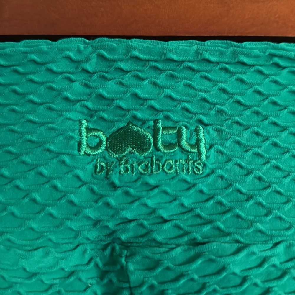 Green booty workout cropped leggings - Picture 2 of 4